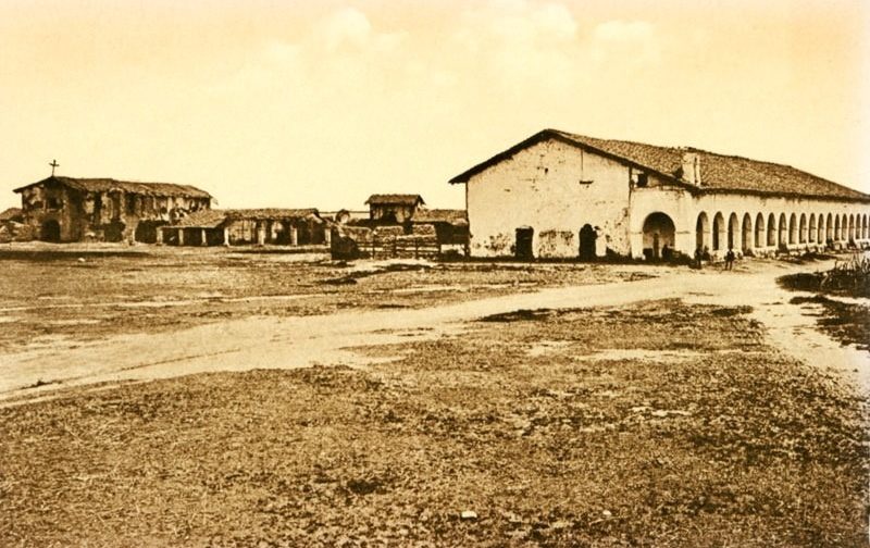 Mission San Fernando Rey de España - Cardinell Vincent Postcards Collection